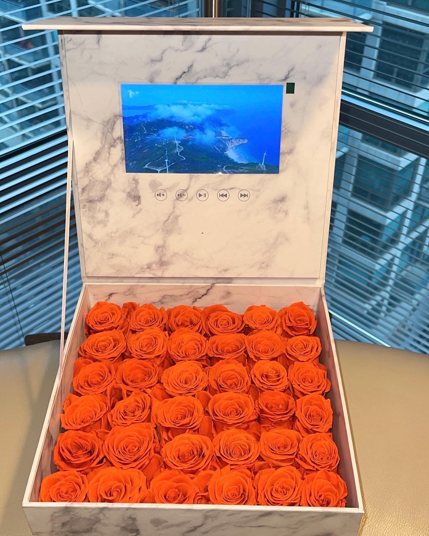 VIDEO ROSE BOX