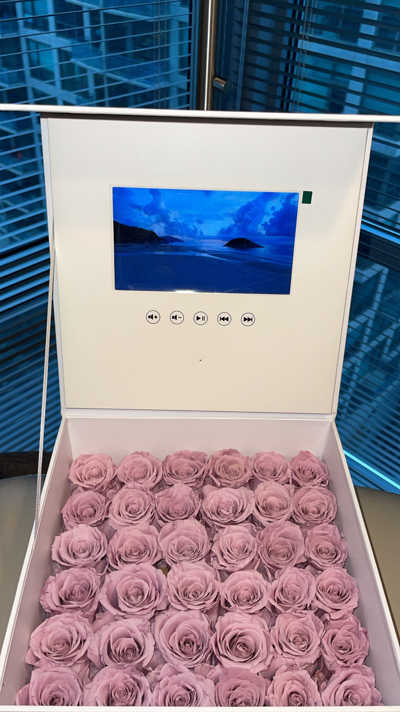 VIDEO ROSE BOX